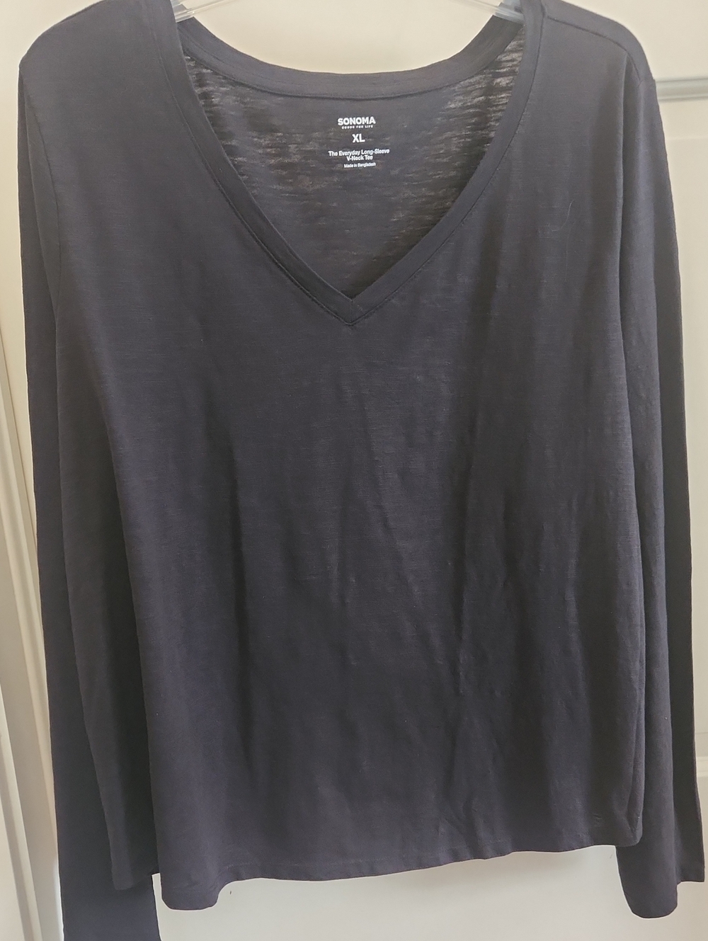 NEW LADIES' BLACK V NECK LONG-SLEEVE TOP BY SONOMA GOODS FOR LIFE.  NWOT.  XL
